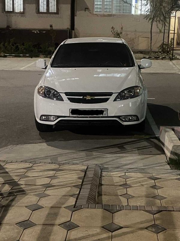 ПРОДАЕТСЯ Lacetti 1.8 ПРОДАЕТСЯ Lacetti 1.8