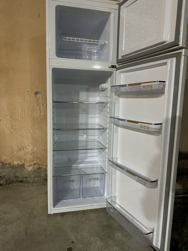 Xaladilnik sotiladi 209 litrlik artel Xaladilnik sotiladi 209 litrlik artel