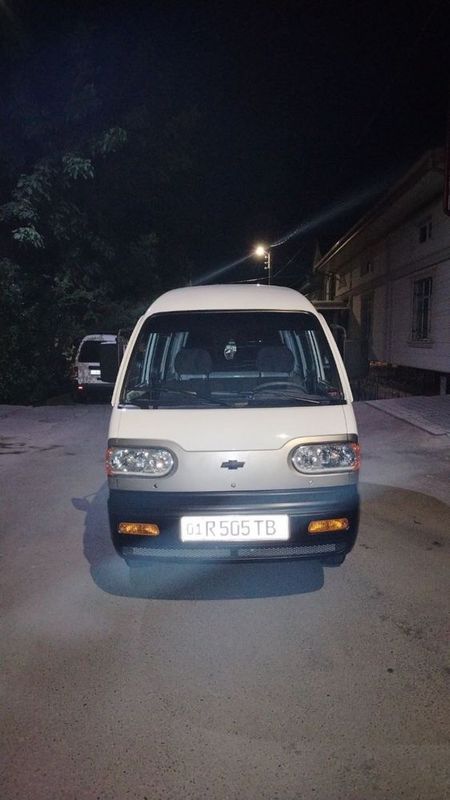 Damas 2021 yili oq rang