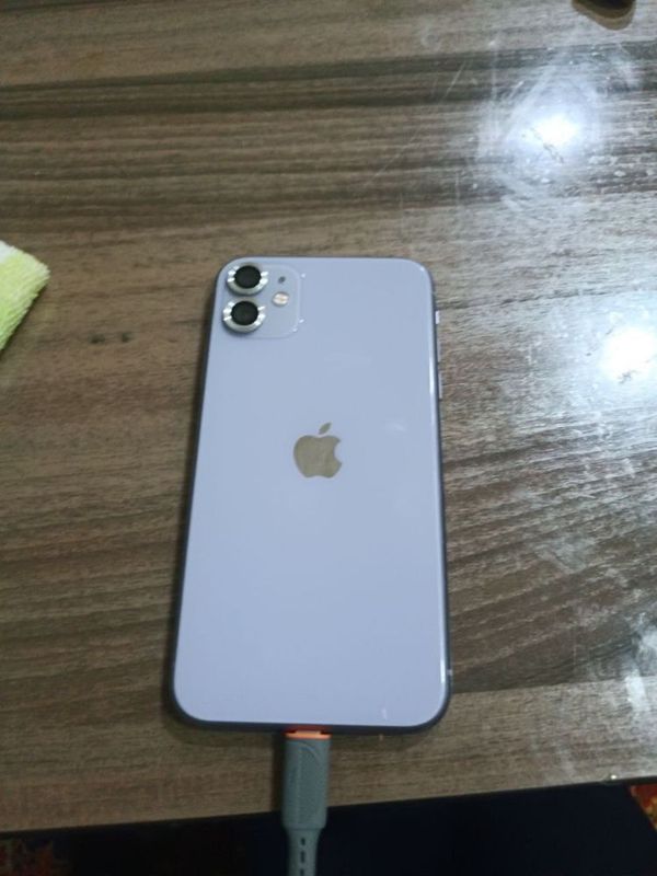 Iphone 11 sotiladi srochna