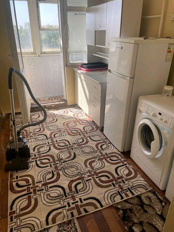 продам Е кв. трёх комнатная
