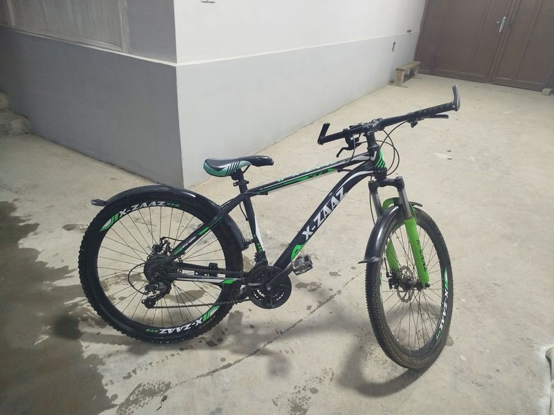 Velosiped sotiladi Velosiped sotiladi