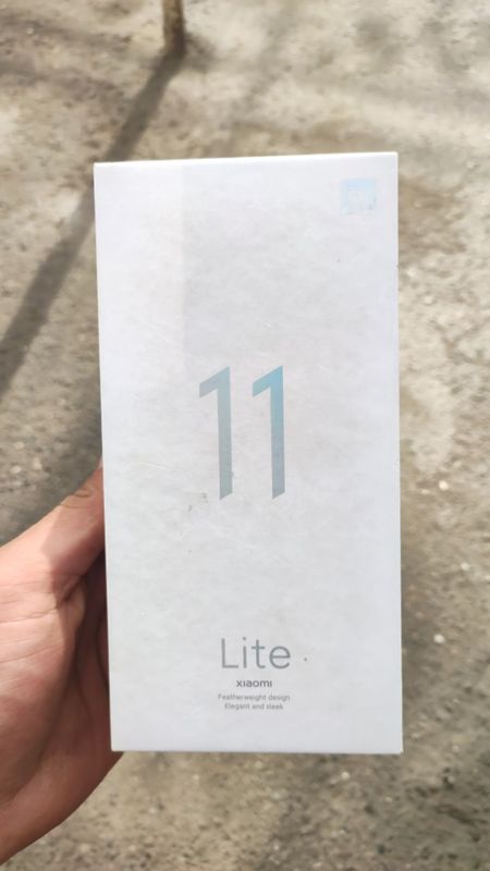 Xiomi 11 lite , 1 mln kar dok bor, kelishadigan joyi ham bor