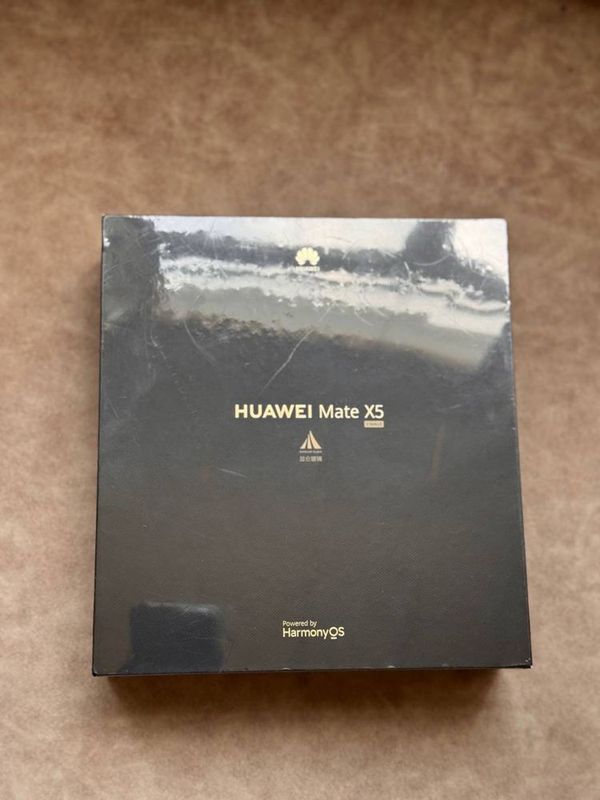 Huawei Mate X5 (12/512 ГБ) Huawei Mate X5 (12/512 ГБ)