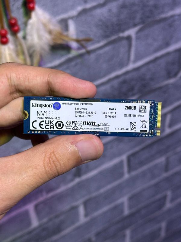 SSD Kingston 256GB M.2 NVMe SSD Kingston 256GB M.2 NVMe