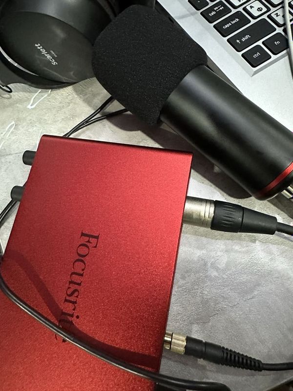 Focusrite Scarlett 212 Studio 4th Gen Focusrite Scarlett 212 Studio 4th Gen
