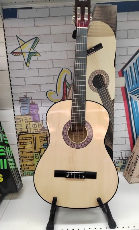 Gitara sotiladi holati ideal Gitara sotiladi holati ideal