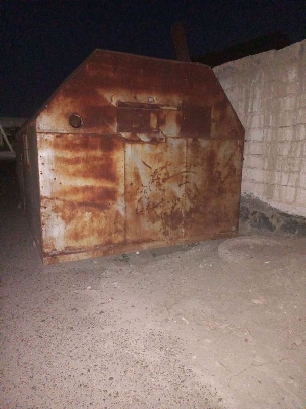 Продаётся Бутка железный б/у Продаётся Бутка железный б/у
