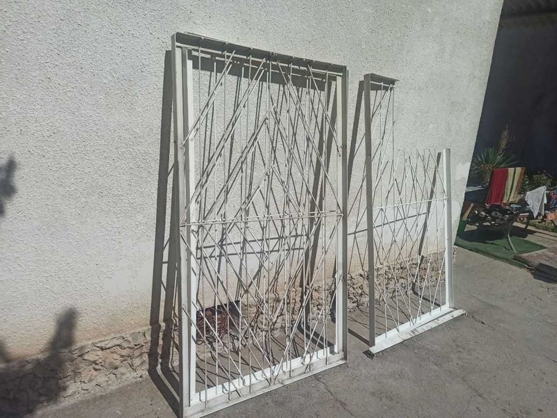Решетки на окна б.у срочно Решетки на окна б.у срочно