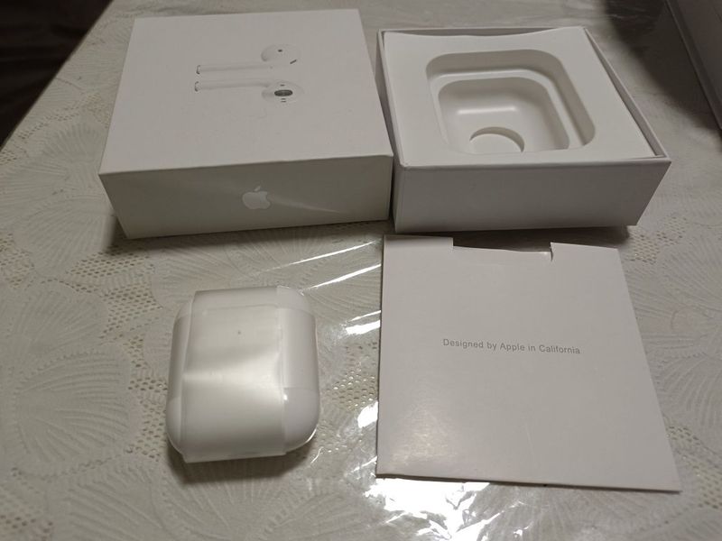 Airpods 2.2 Dubai original