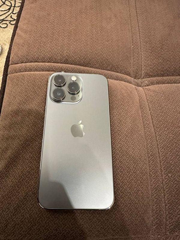 Продаю Iphone 13 pro