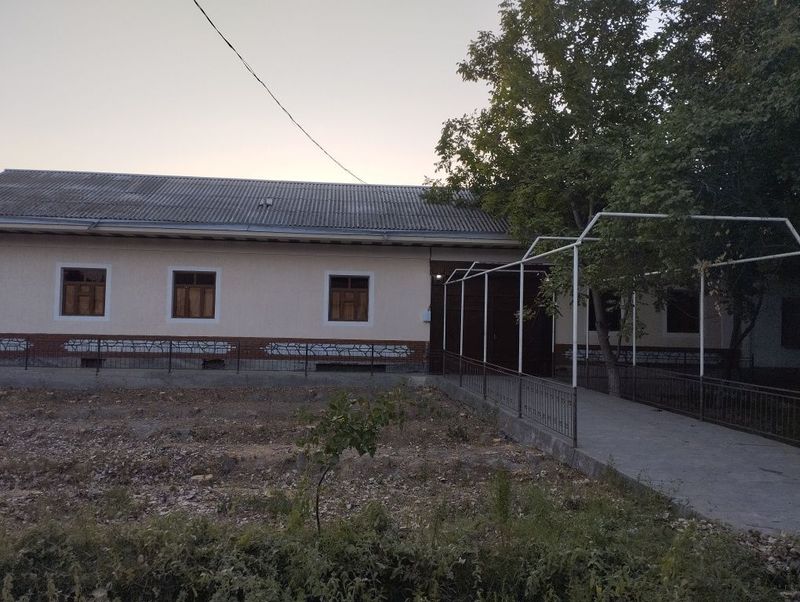 Уй жой Дом Ховли сотилади Уй жой Дом Ховли сотилади