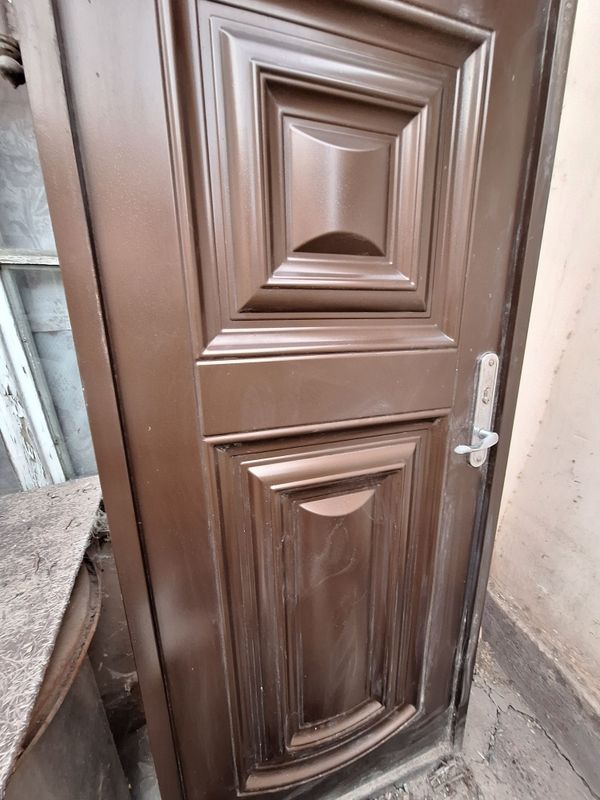 Продам входную дверь Продам входную дверь