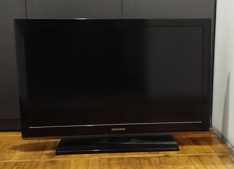 Samsung телевизор 40" Samsung телевизор 40"