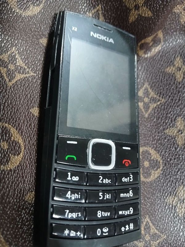 Assalom alekum telefon sotiladi Original Nokia X2