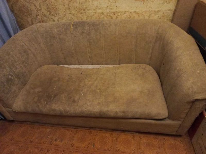 Диван б/у. Отдам бесплатно Диван б/у. Отдам бесплатно
