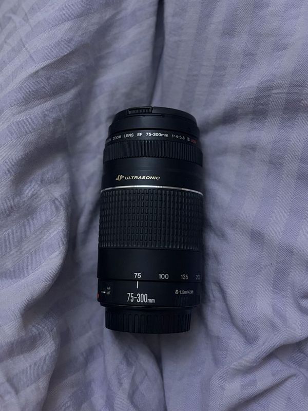 Canon EF 75-300mm f/4-5.6 III USM