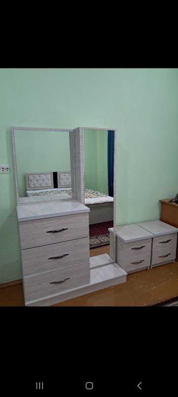 Komplekt spalniy satiladi,bahasi kelisimli