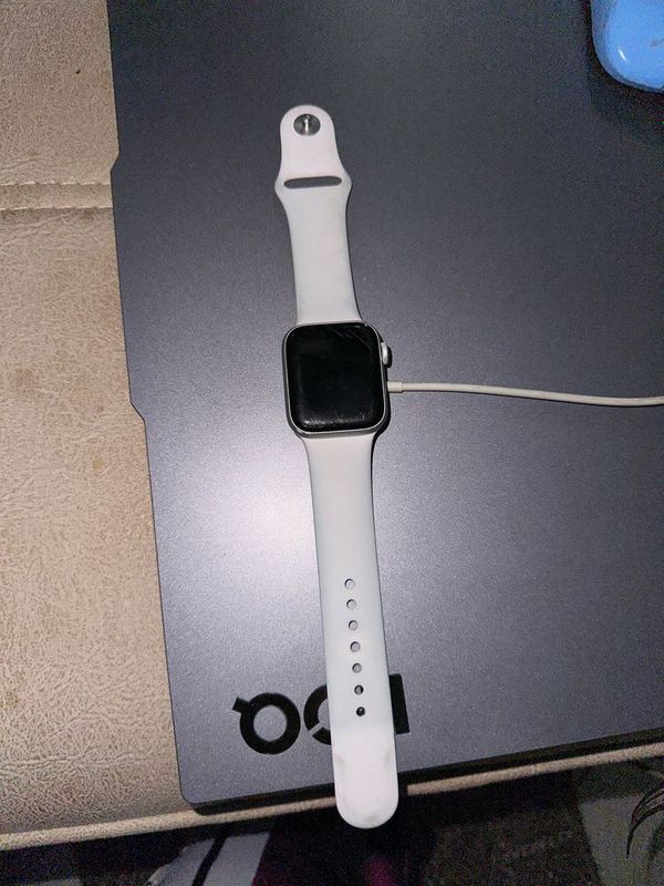 Apple Watch SE (Gen 1) 40mm Apple Watch SE (Gen 1) 40mm