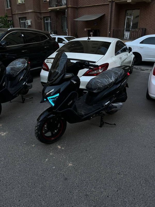 Абсолютно новый скутер S max restayling Q max 180 кубов Абсолютно новый скутер S max restayling Q max 180 кубов