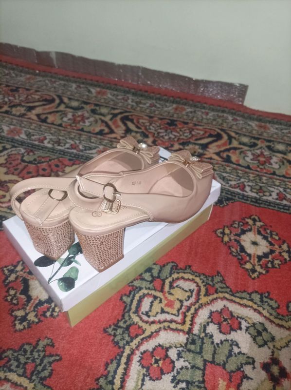 Basanoshka 40razmer yangi