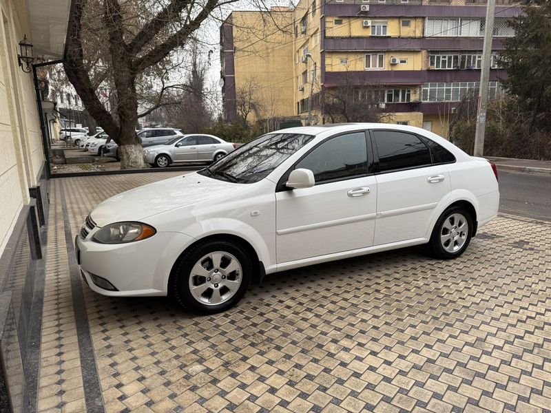 Chevrolet Lacetti. Jentra Elegant