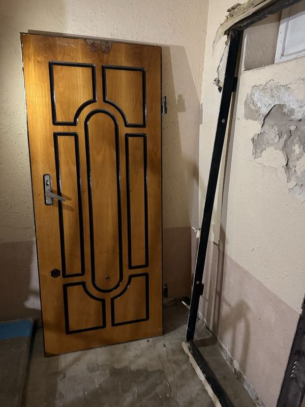 Продам входную дверь Продам входную дверь