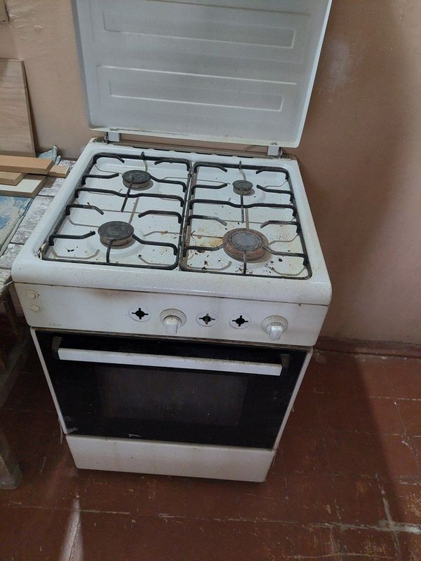 Artel gaz plitasi. Artel gaz plitasi.