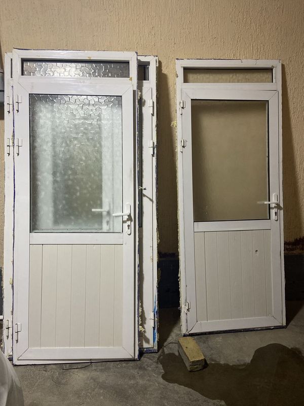 Akfa sotiladi bu oynalari butun 210*90 dan 4 ta 210*110 bitta