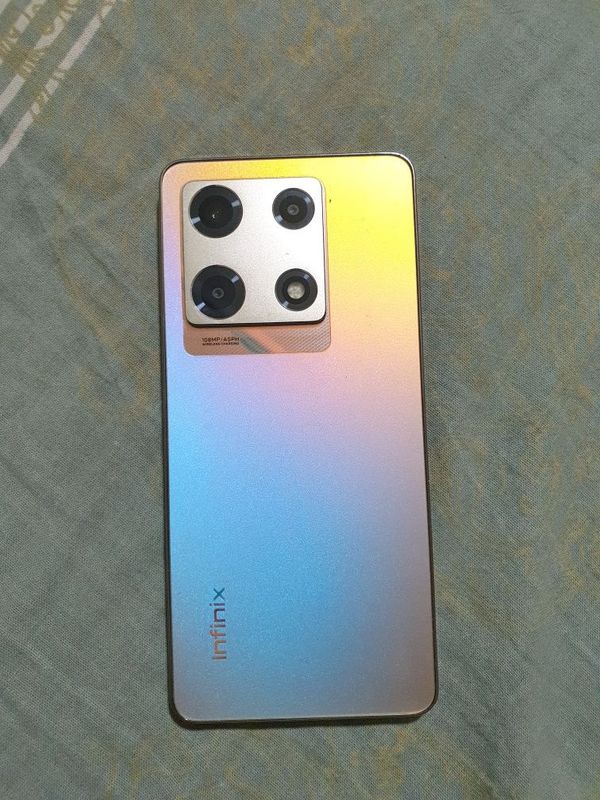 Infinix note 30 pro 256/8+8gb 68w 120hz Infinix note 30 pro 256/8+8gb 68w 120hz