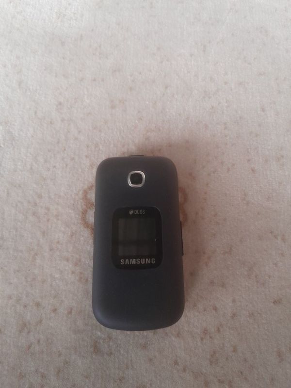 Samsung duos telefon sotiladi Samsung duos telefon sotiladi