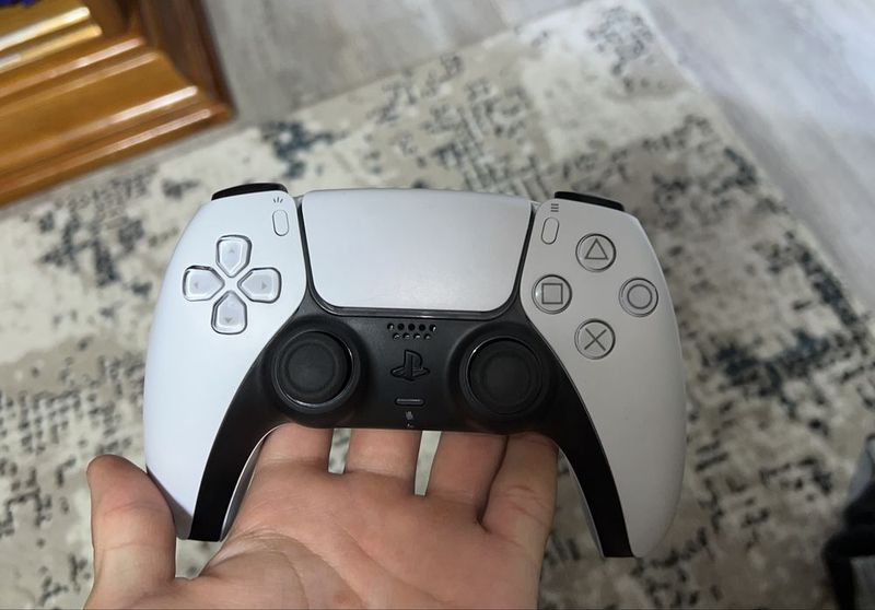 DualSense Joystik от PlayStation 5. DualSense Joystik от PlayStation 5.