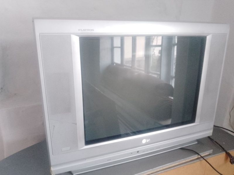 Telvizor LG sotiladi Telvizor LG sotiladi