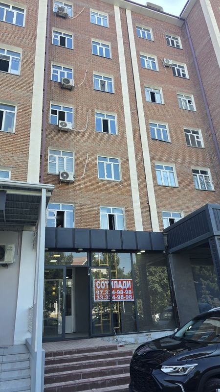Noturar joy sotiladi 1 etaj 7 etajli domda 2+1 honalik Noturar joy sotiladi 1 etaj 7 etajli domda 2+1 honalik