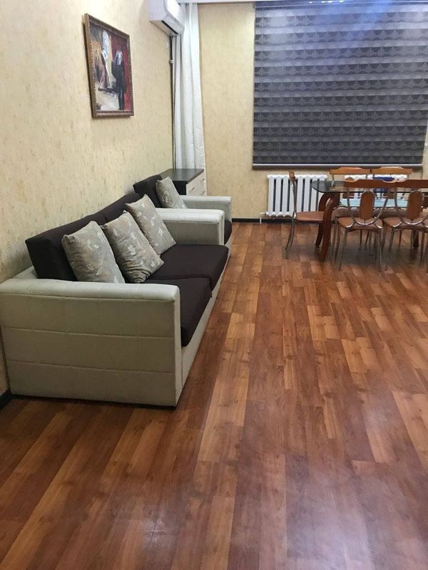 2-комнатная (90 м²) квартира на ул. Ойбек (Госпитальный рынок).. 2-комнатная (90 м²) квартира на ул. Ойбек (Госпитальный рынок)..