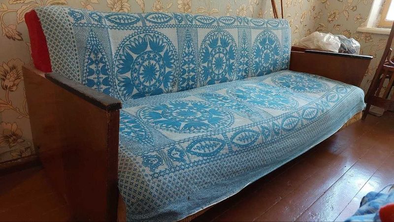 Продаётся Диван (Россия)