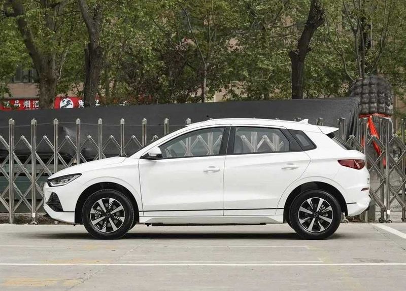 Byd E2 muddatli to'lovga orient autodan xarid qiling