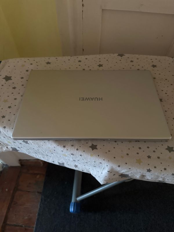 Продаю ноутбук huawei mate book D15 Продаю ноутбук huawei mate book D15