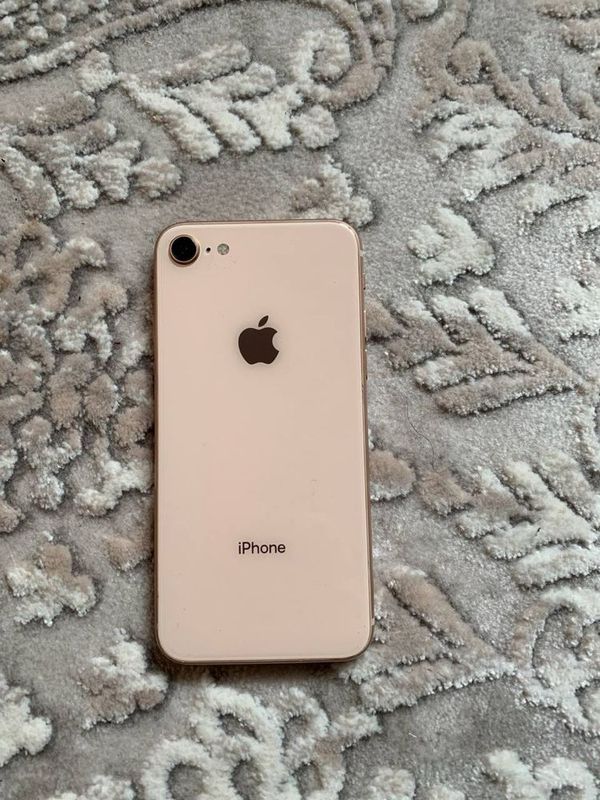 Shaxsiy o’zimizi tutib yurgan iPhone 8