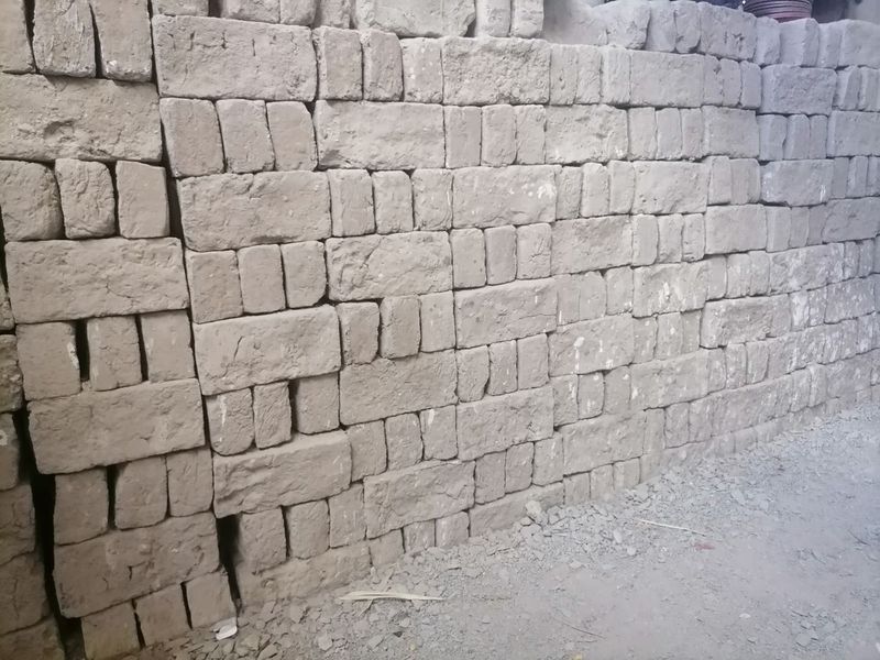 Хам кирпич сатылады Хам кирпич сатылады