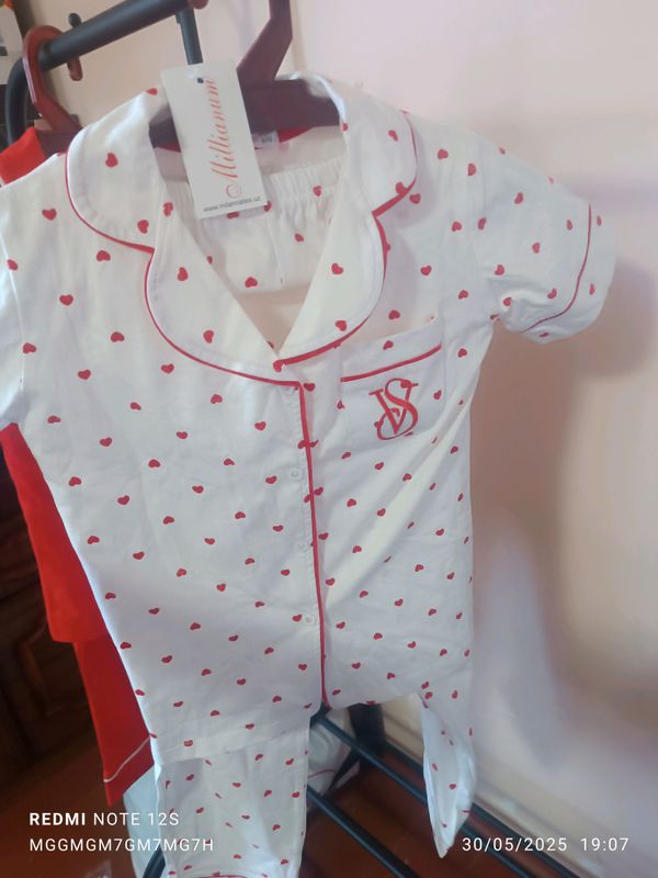 qizbolalar pijamasi