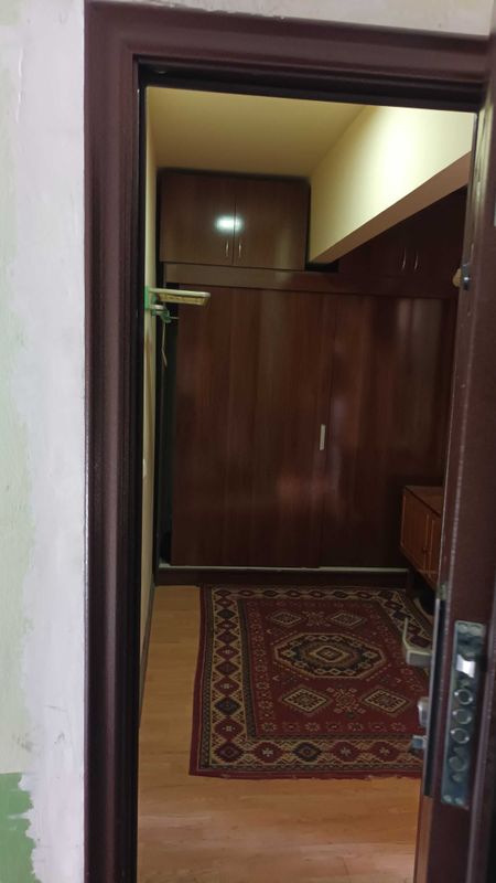 Сотилади Жиззах шахар Марказда 2 хонали уй Зебони оркасида Сотилади Жиззах шахар Марказда 2 хонали уй Зебони оркасида