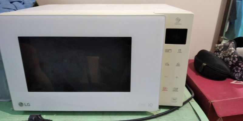 Микроволновка LG не работает. Микроволновка LG не работает.