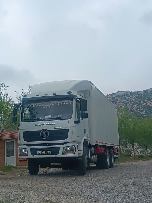 ShACMAN L3000 furgon ShACMAN L3000 furgon