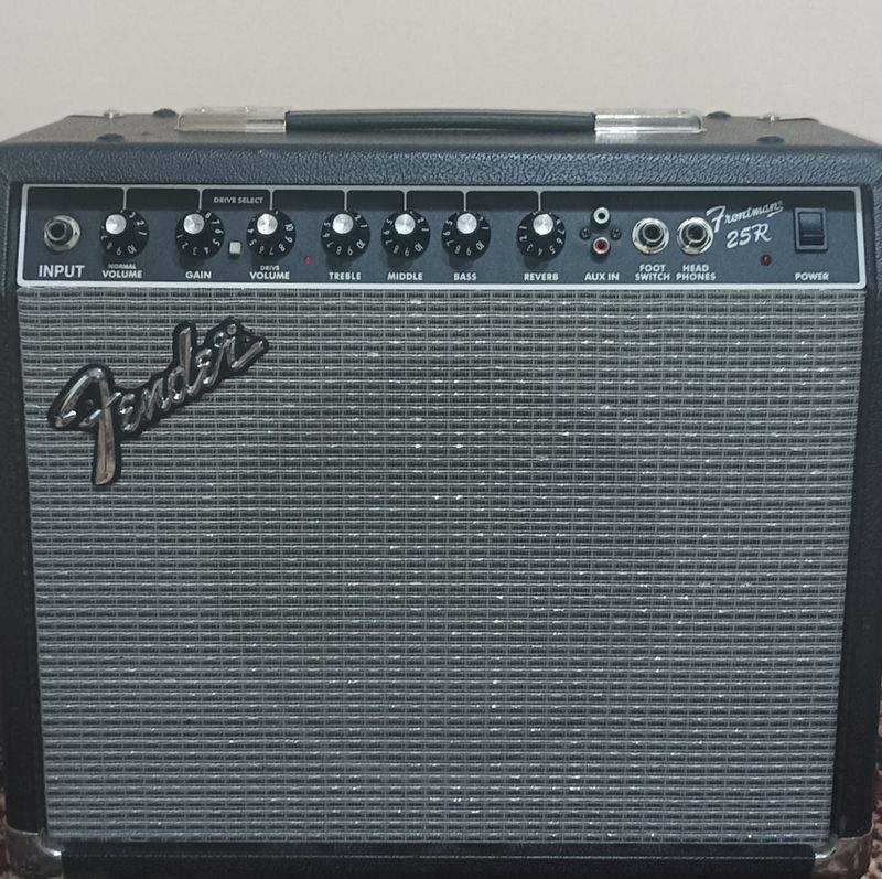 комбик Fender 25R