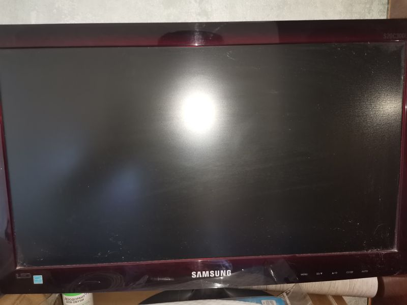 Монитор Samsung S20C300BL