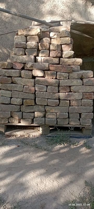 Кирпич .пишган гишт Кирпич .пишган гишт