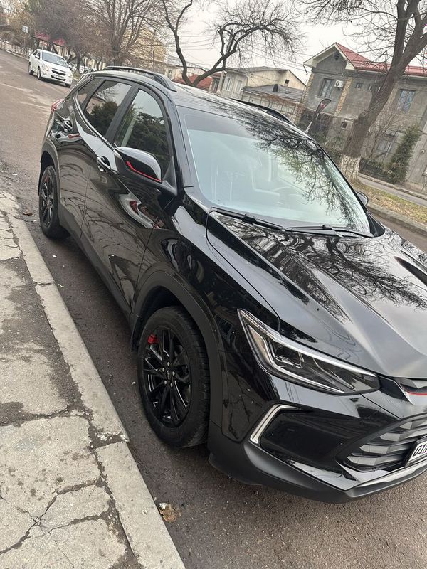 Treker redline sotiladi Treker redline sotiladi