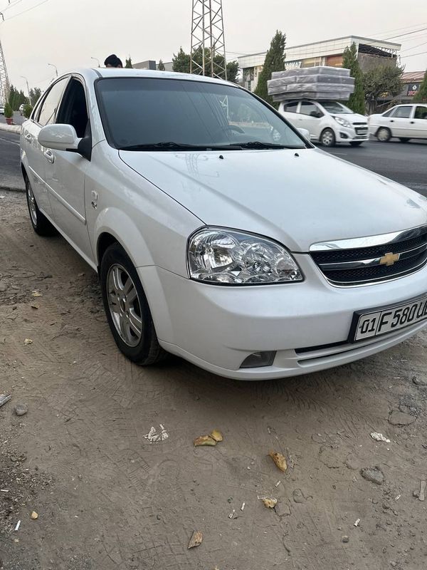 Lasetti 1.8 avtomat Lasetti 1.8 avtomat
