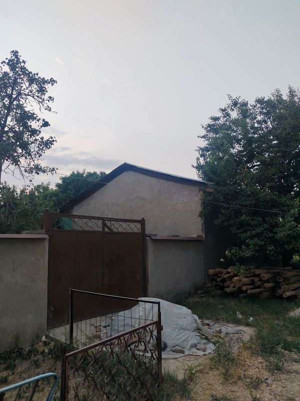 Yer Hovli sotiladi Yer Hovli sotiladi